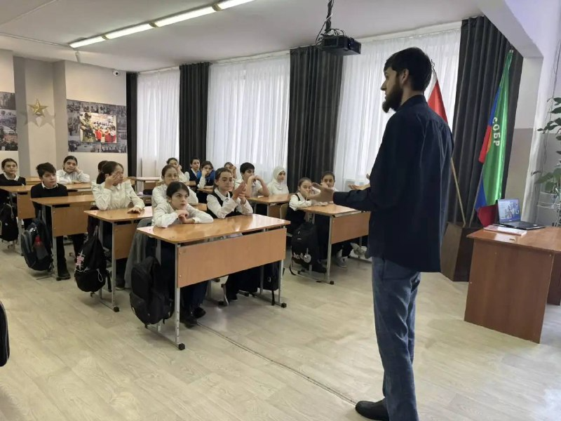 Специалисты Минцифры РД провели цифровой ликбез для учеников 5-го класса махачкалинской школы №46