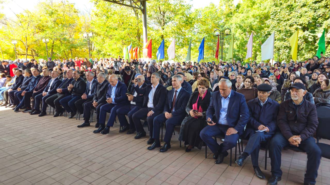 Юрий Гамзатов принял участие в празднике ахтынских яблок