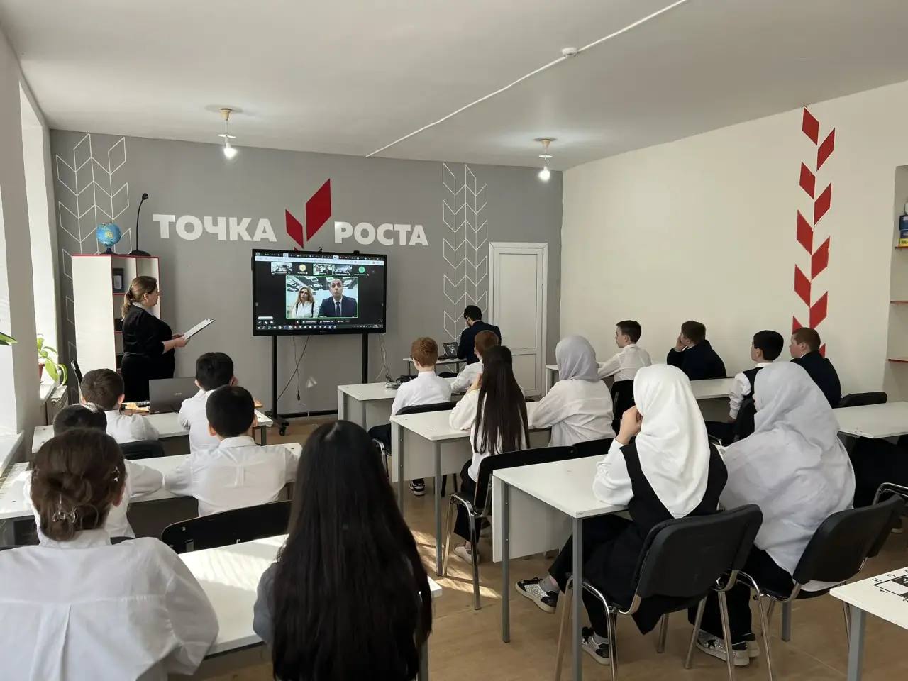 «Урок цифры» объединил 500 школьников в интерактивном формате