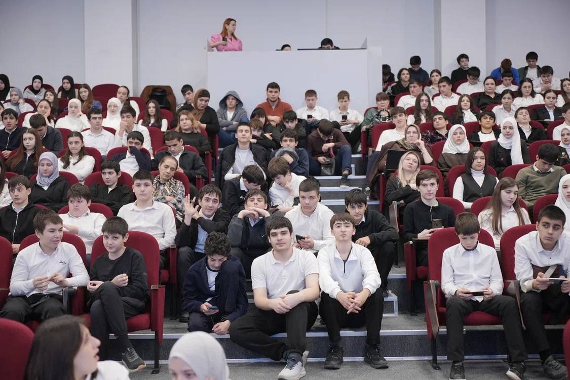 «IT Юниор»: школьники Дагестана открыли для себя мир цифровых возможностей