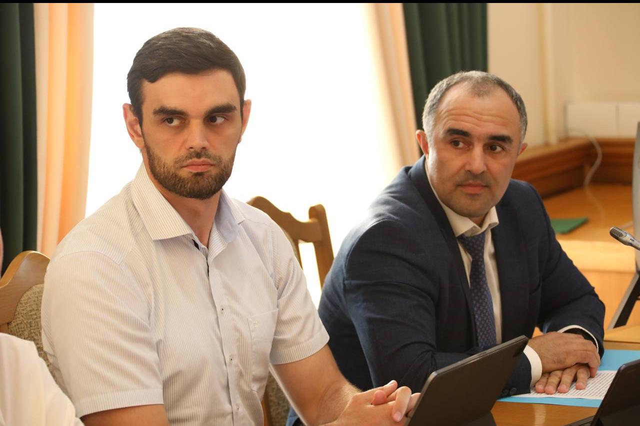 Основные тезисы с заседания Правительственной комиссии РД по использованию информационных технологий для формирования экосистемы цифровой экономики, который состоялся под руководством вице-премьера Ризвана Газимагомедова: