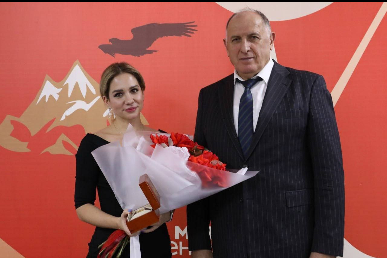 Председатель Правительства Дагестана вручил госнаграды лучшим специалистам в сфере цифрового развития