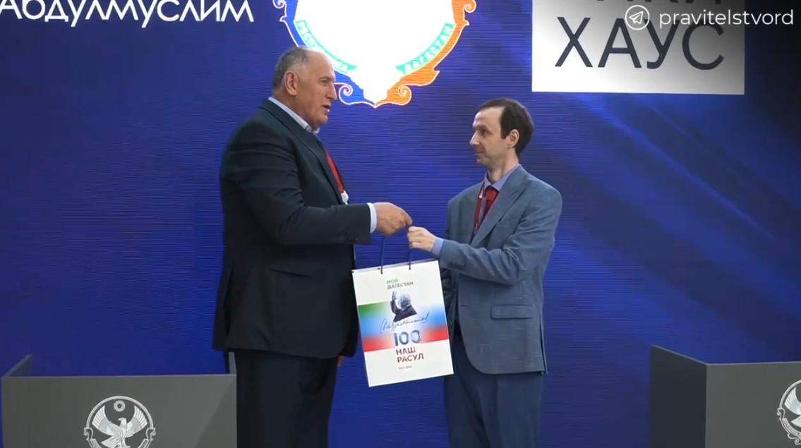 Глава IT компании ООО «ГИКИ ХАУС» признался, что Расул Гамзатов - любимый поэт его супруги