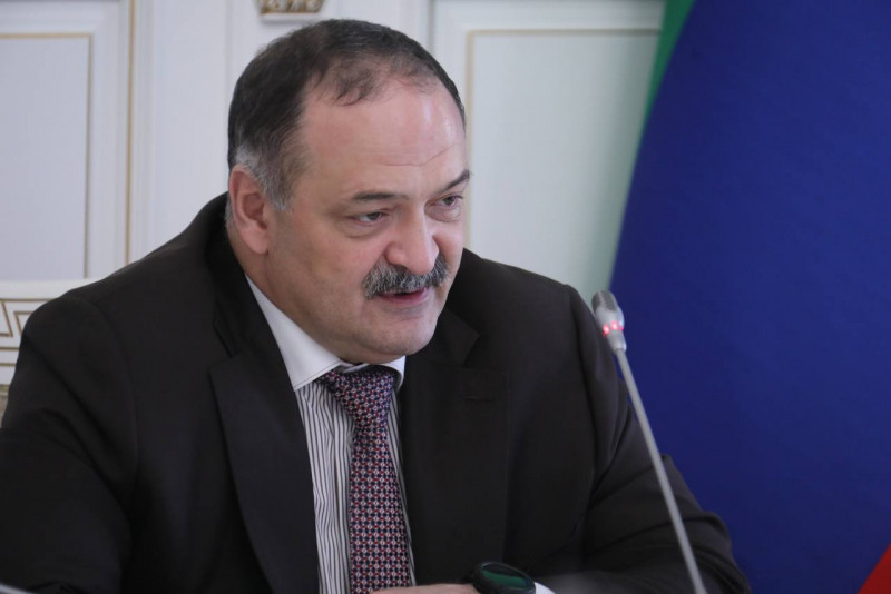 Сергей Меликов поздравил христиан Дагестана с праздником Рождества Христова