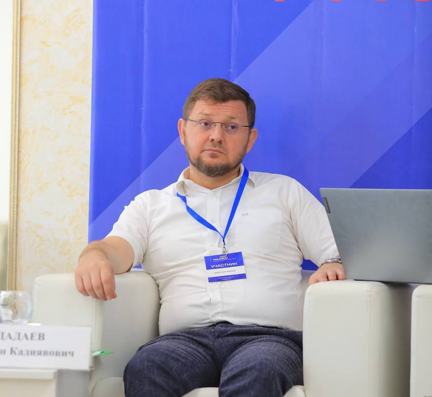 Глава муниципального образования город Махачкала Дадаев Салман Кадиявович: