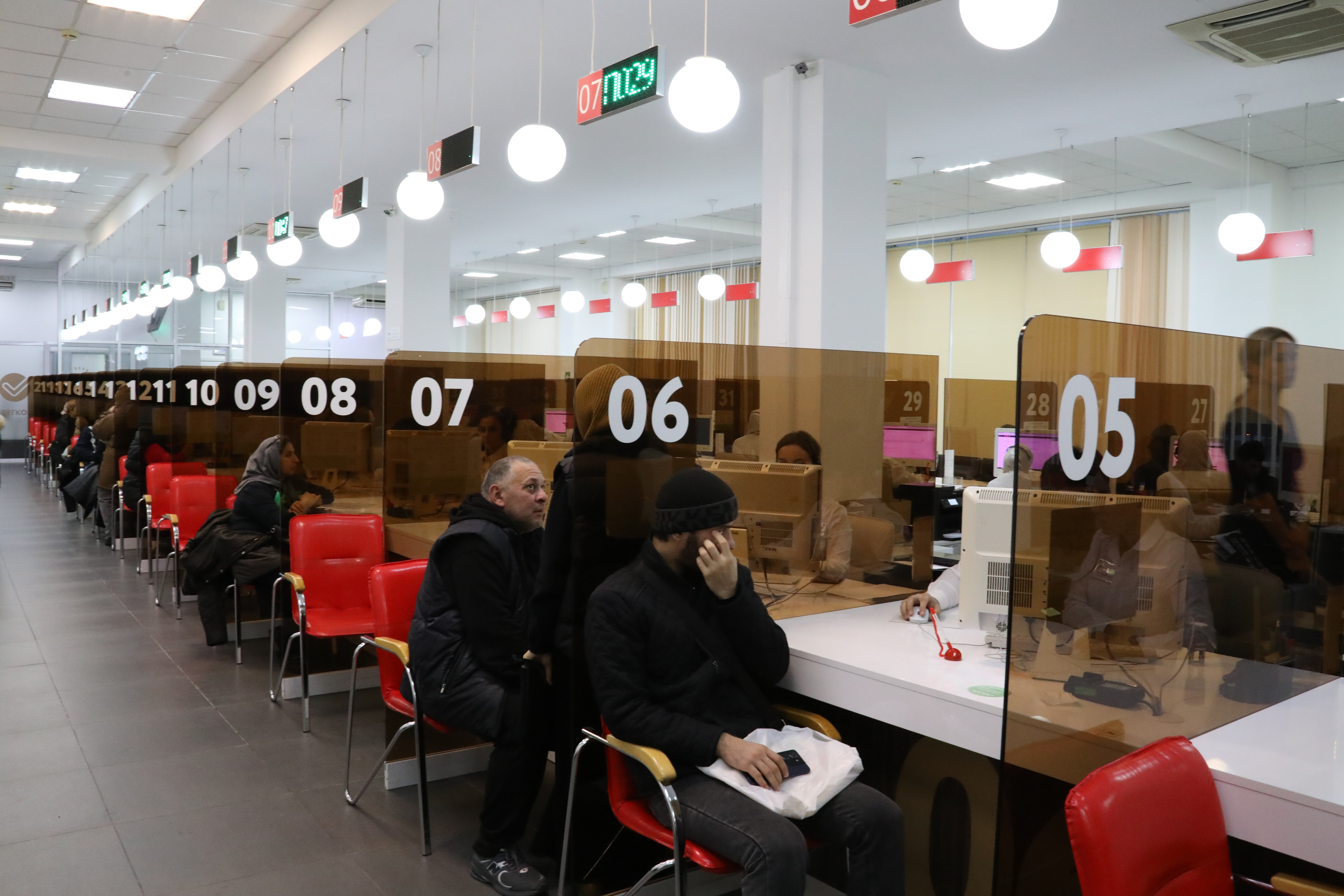 Абдулмуслим Абдулмуслимов высоко оценил качество работы МФЦ Дагестана