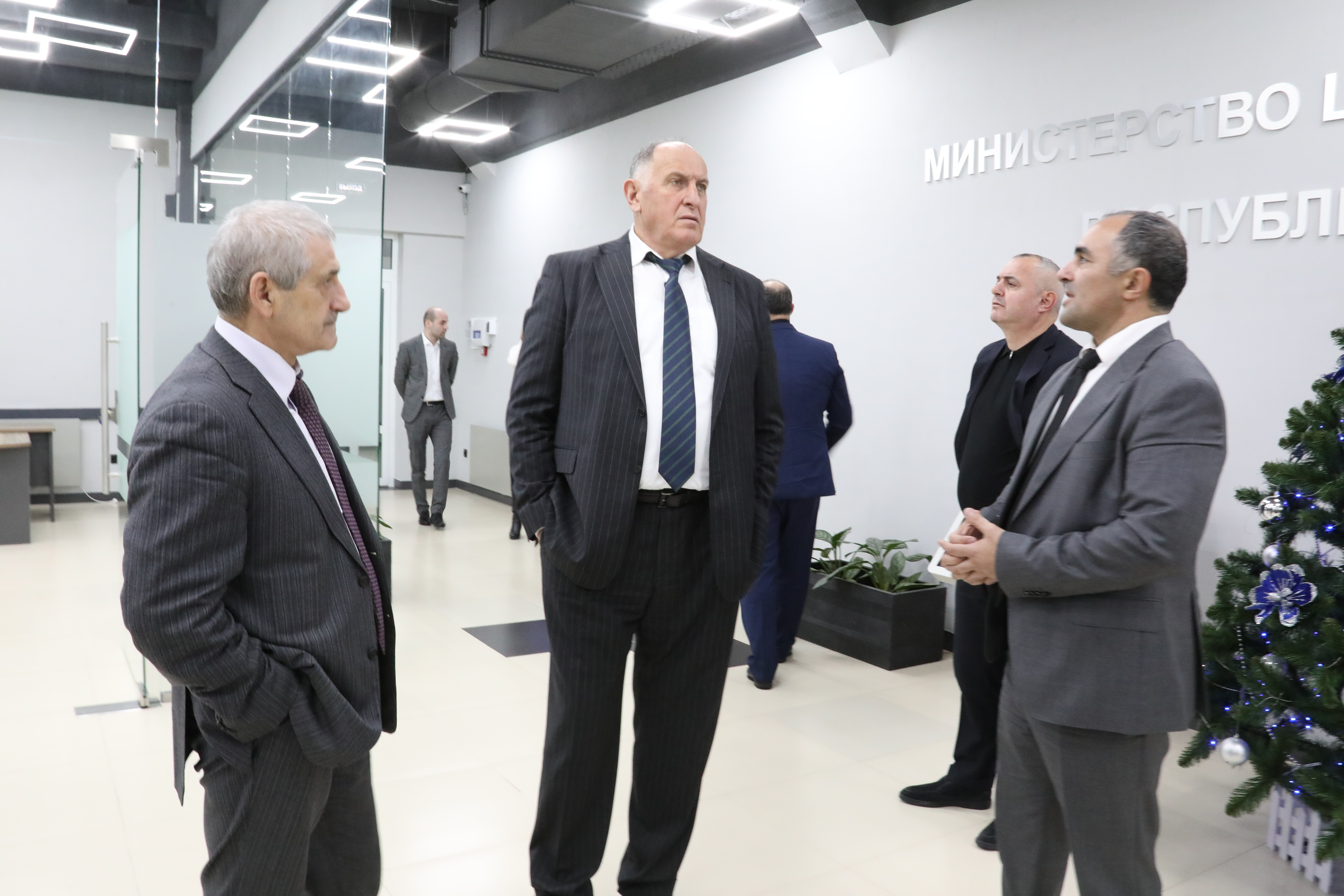 Абдулмуслим Абдулмуслимов положительно оценил работу Минцифры Дагестана