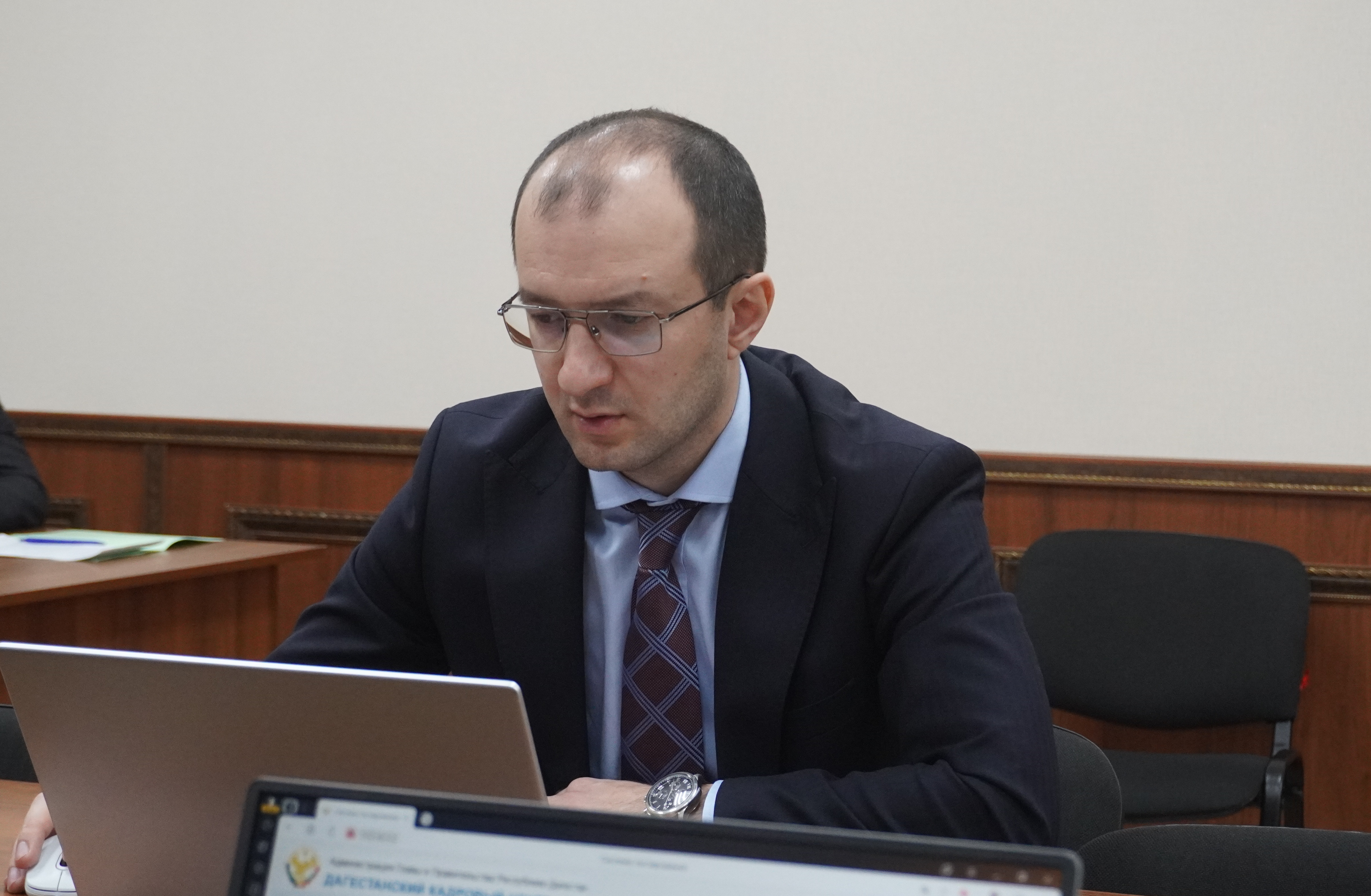 Прошел второй этап конкурса на замещение вакантных должностей руководителей подведов Минцифры РД