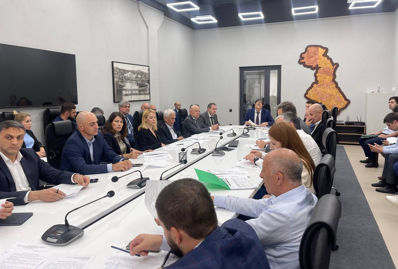 Внедрение принципов клиентоцентричности обсудили власти региона в офисе Минцифры Дагестана.