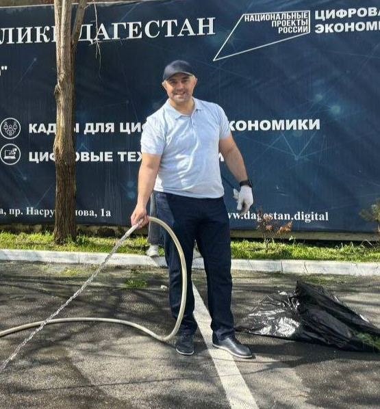 Коллектив Минцифры Дагестана принял участие в общереспубликанском субботнике