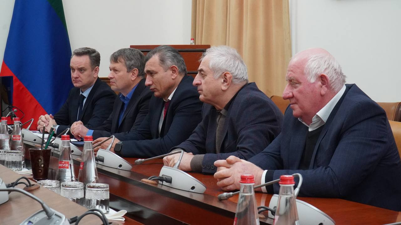 Абдулмуслим Абдулмуслимов встретился с жителями села Чиркей Буйнакского района
