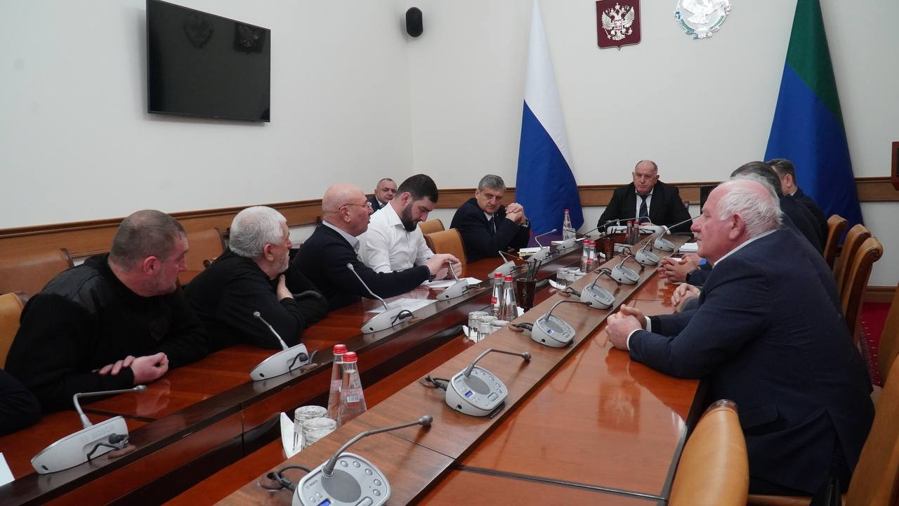 Абдулмуслим Абдулмуслимов встретился с жителями села Чиркей Буйнакского района