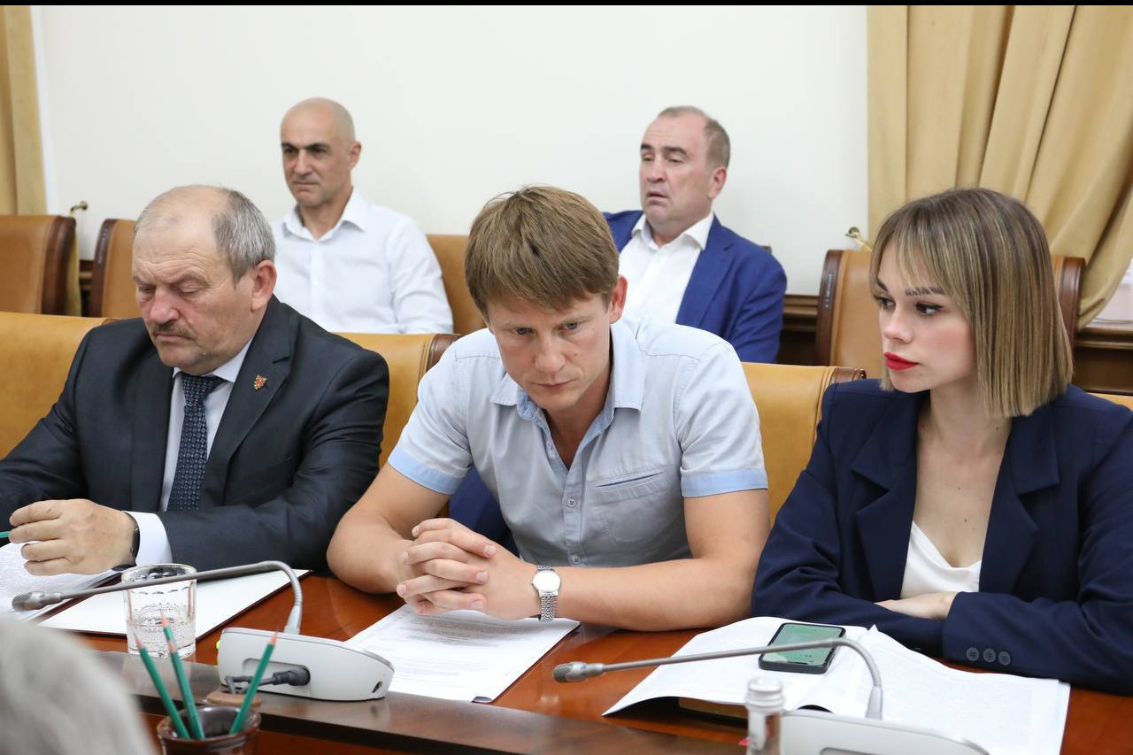 Абдулмуслим Абдулмуслимов провел заседание правкомиссии по защите информации