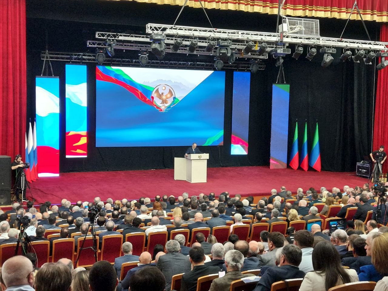 Сергей Меликов поблагодарил Юрия Гамзатова за предложение провести международный Каспийский цифровой форум в Дагестане