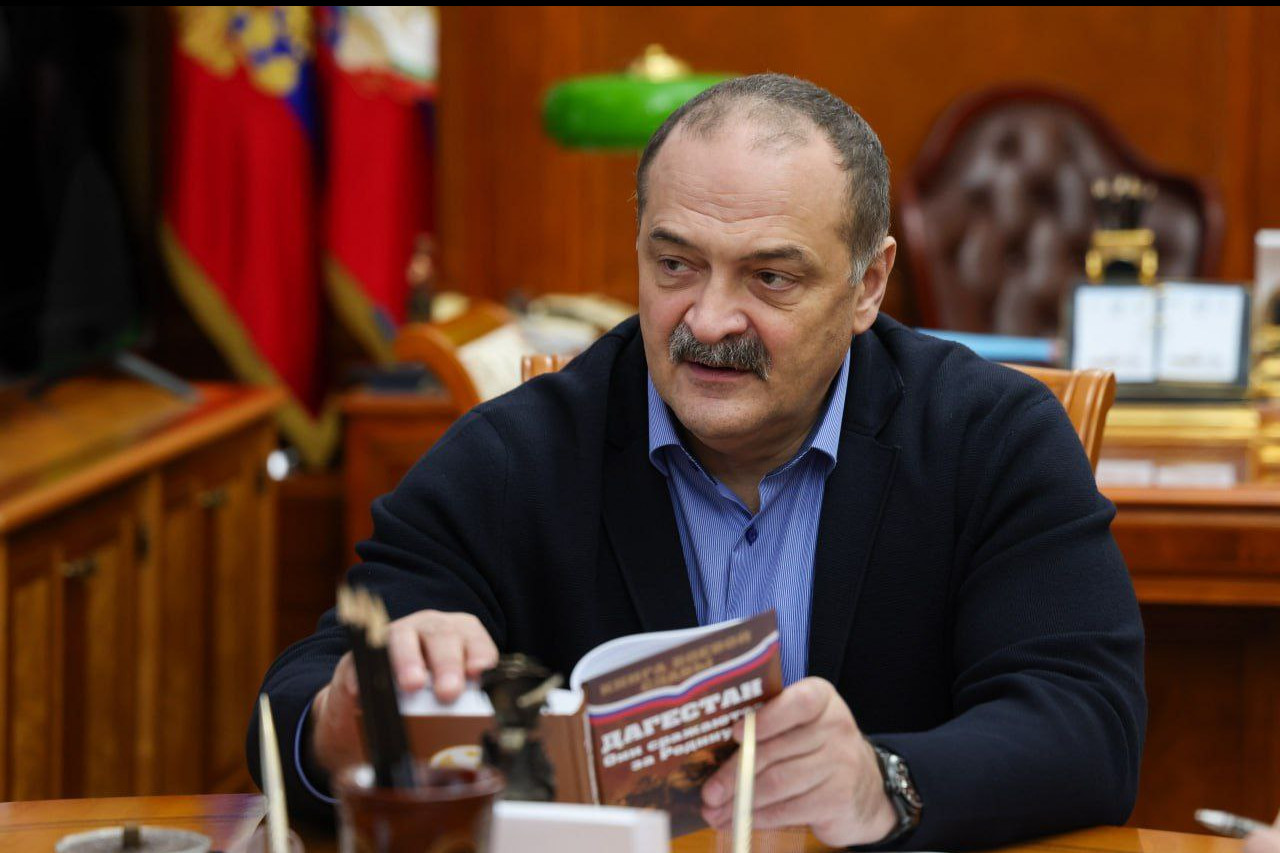 Коллектив Минцифры РД поздравил Сергея Меликова с днем рождения
